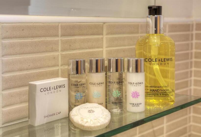 膳宿费 The Bondgate Boutique