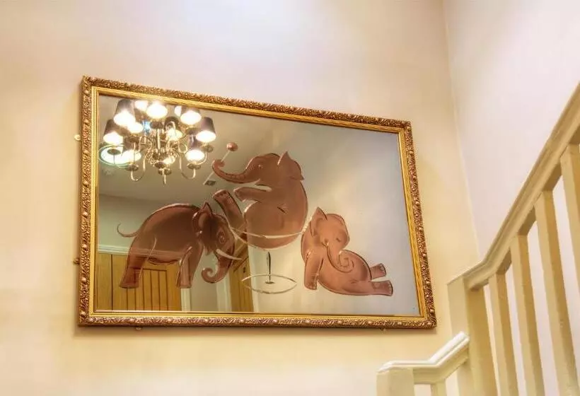 膳宿费 The Bondgate Boutique