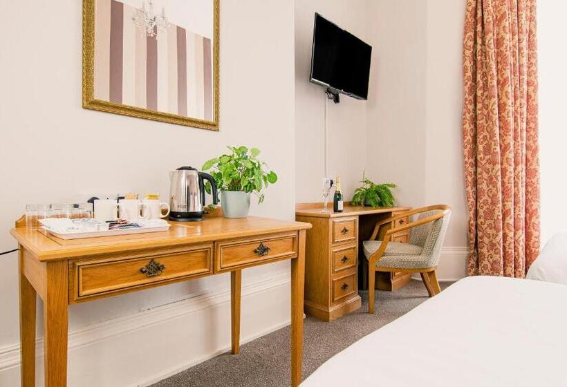 بنسيون The Maynard