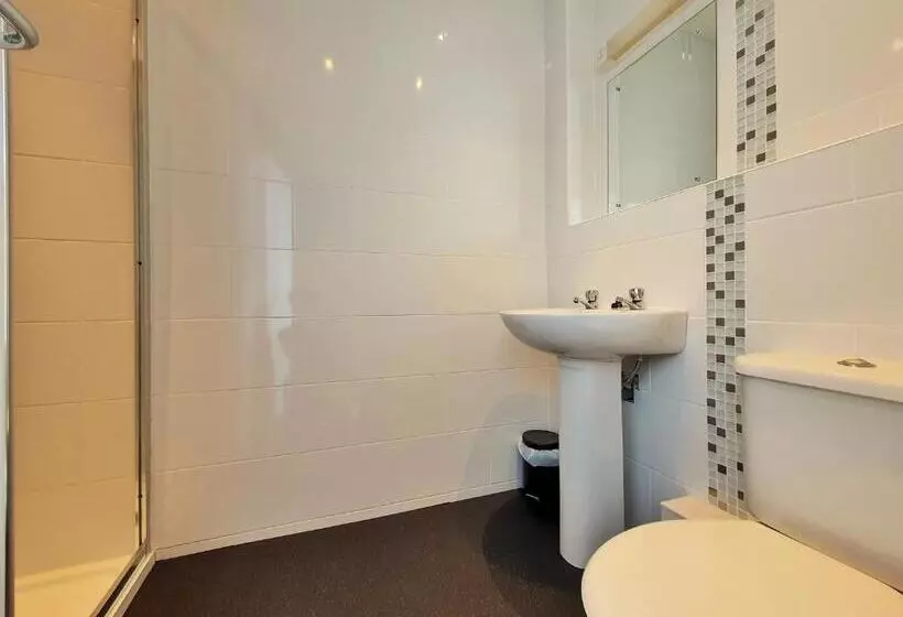 ペンション The Maynard