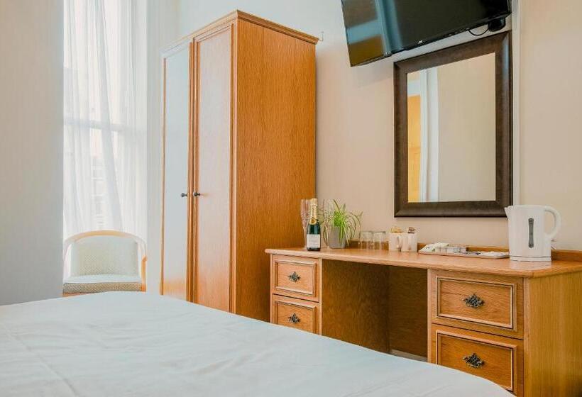 بنسيون The Maynard