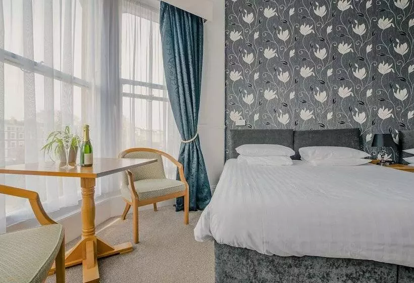 ペンション The Maynard