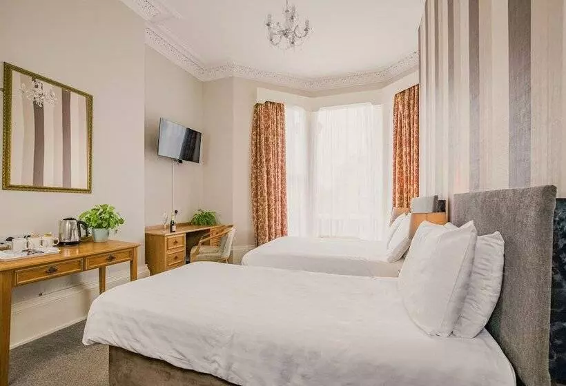 ペンション The Maynard