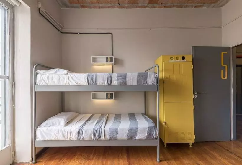 Puerto Limon Hostel