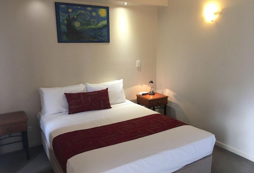 Spring Hill Central Apartments