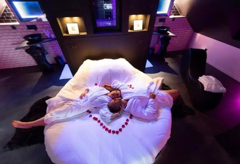 ベッドアンドブレックファースト L Escapade Romantique