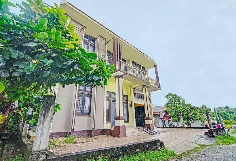 ホテル Oyo 92177 Arafah Homestay Syariah