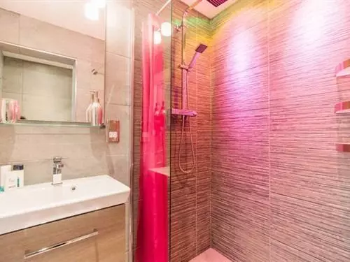 21a Luxury Apartment