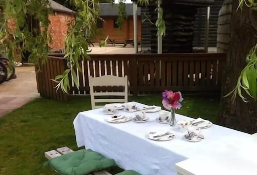 Bed and Breakfast Cider Cottages