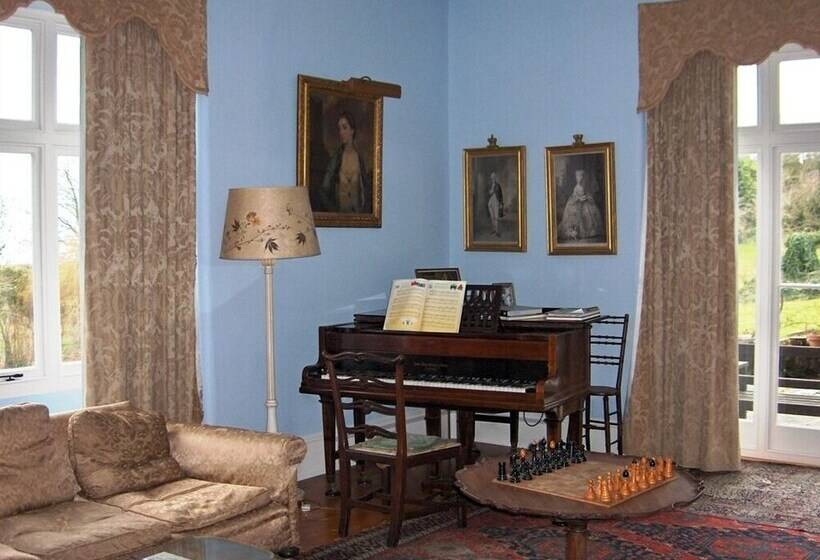 ベッドアンドブレックファースト Lisle Combe