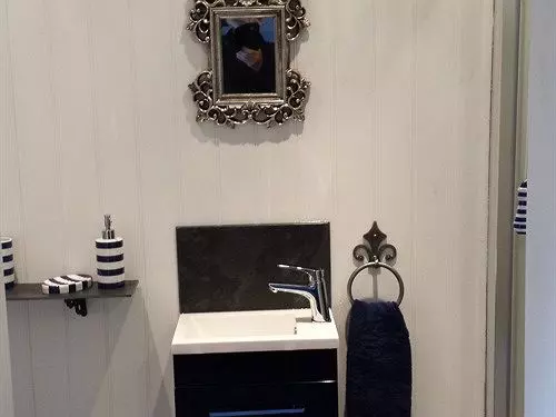 Bed and Breakfast No. 71