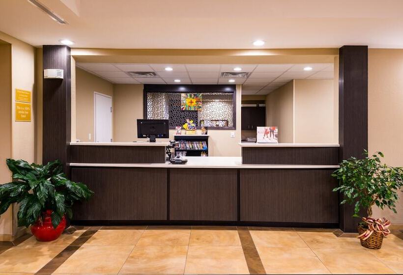 Отель Candlewood Suites Carlsbad South By Ihg