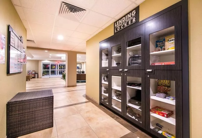 Отель Candlewood Suites Carlsbad South By Ihg