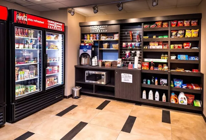 Отель Candlewood Suites Carlsbad South By Ihg