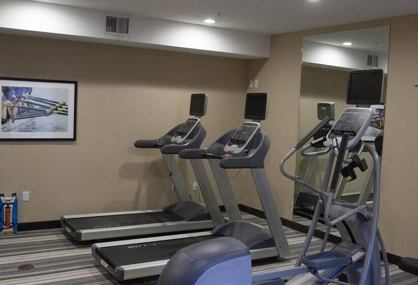 Отель Candlewood Suites Carlsbad South By Ihg