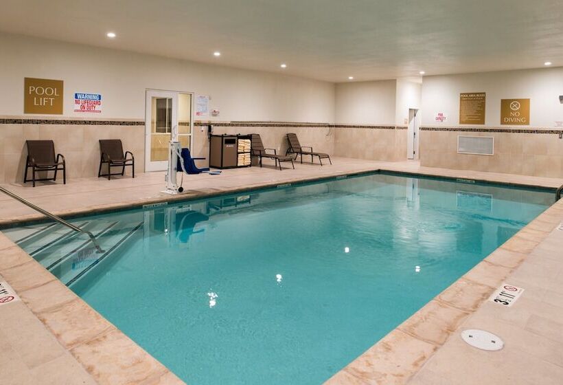 Отель Candlewood Suites Carlsbad South By Ihg