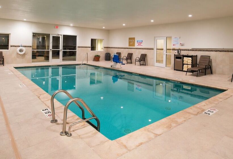 Отель Candlewood Suites Carlsbad South By Ihg