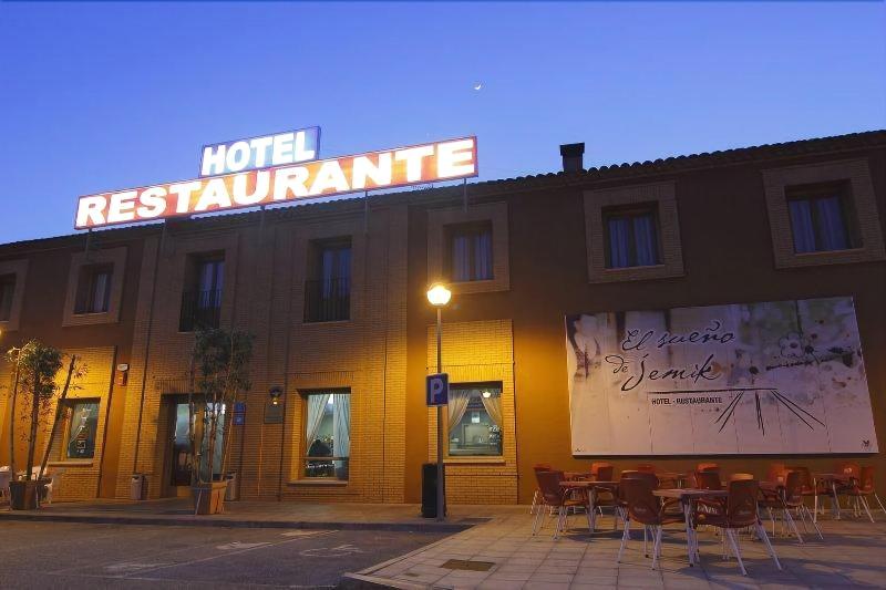 בית מלון כפרי El Sueno De Jemik