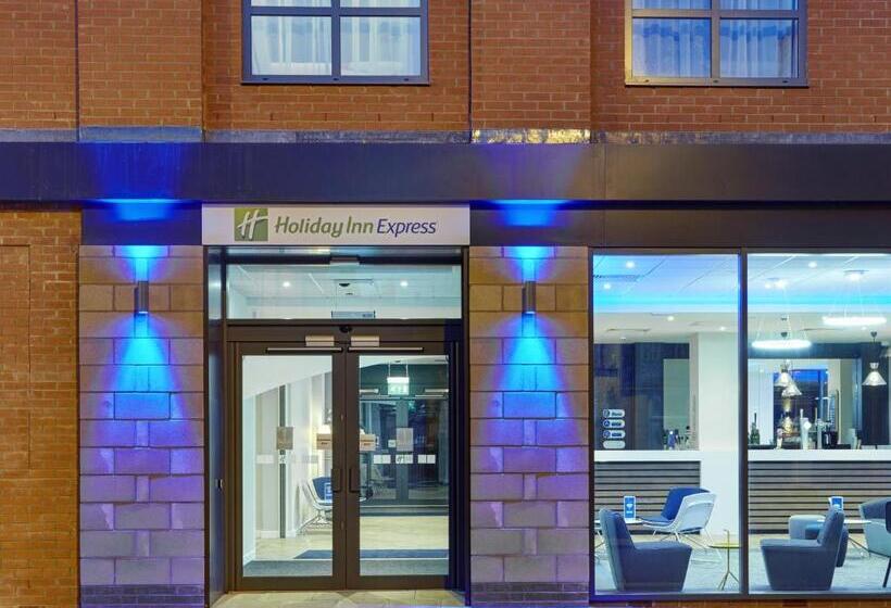 فندق Holiday Inn Express Grimsby, An Ihg