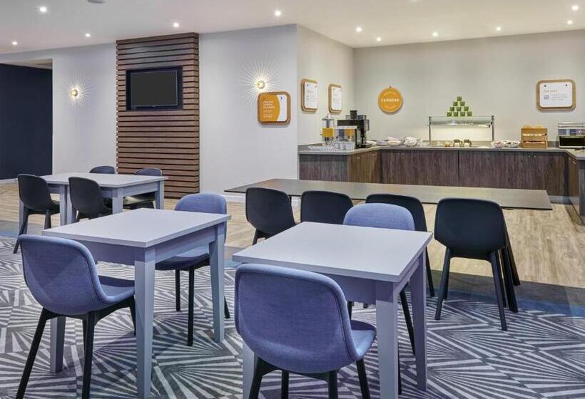 فندق Holiday Inn Express Grimsby, An Ihg