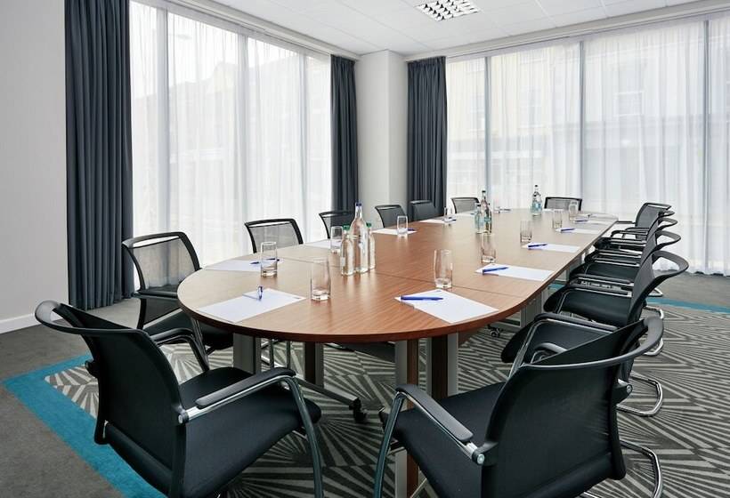 فندق Holiday Inn Express Grimsby, An Ihg