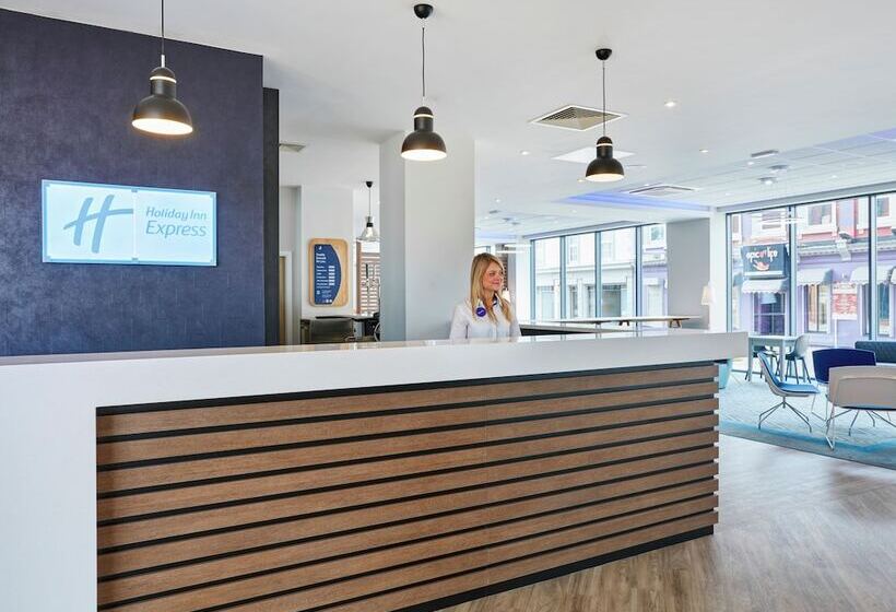 فندق Holiday Inn Express Grimsby, An Ihg