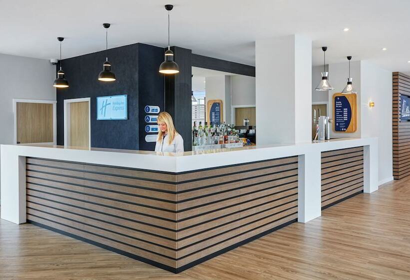 فندق Holiday Inn Express Grimsby, An Ihg