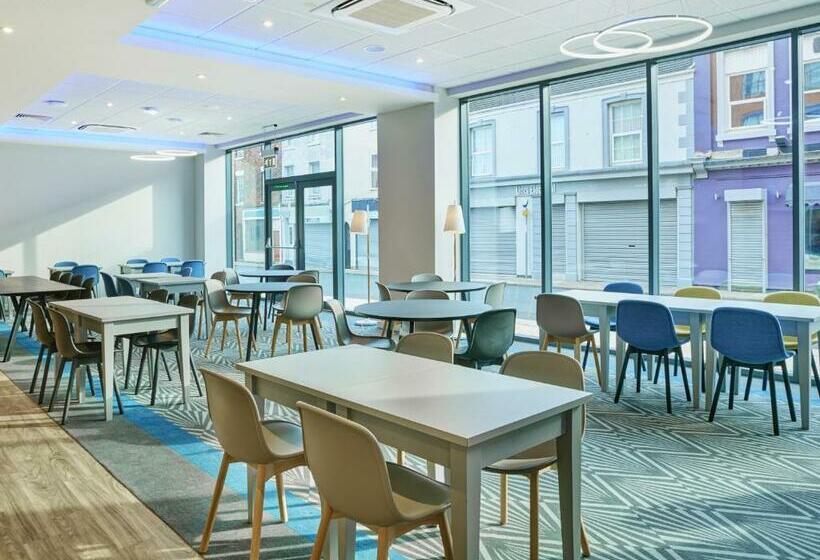 فندق Holiday Inn Express Grimsby, An Ihg