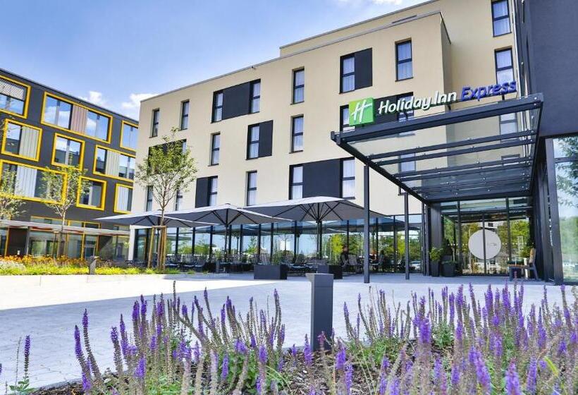Otel Holiday Inn Express Karlsruhe   City Park, An Ihg