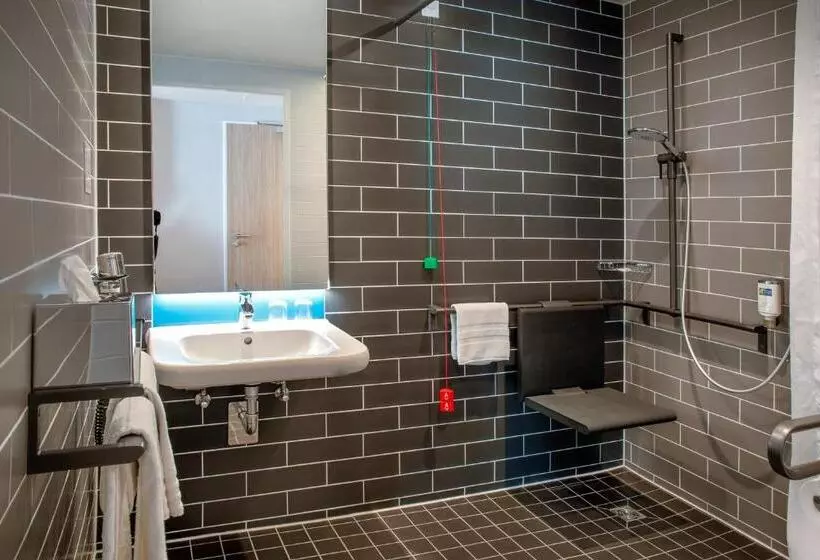 هتل Holiday Inn Express Karlsruhe City Park, An Ihg