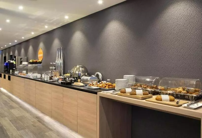 هتل Holiday Inn Express Karlsruhe City Park, An Ihg