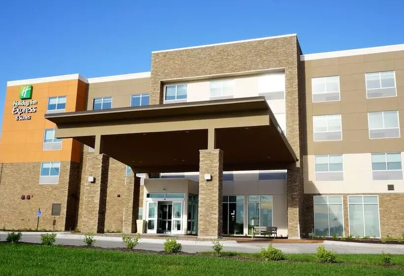 호텔 Holiday Inn Express & Suites Omaha Millard Area, An Ihg
