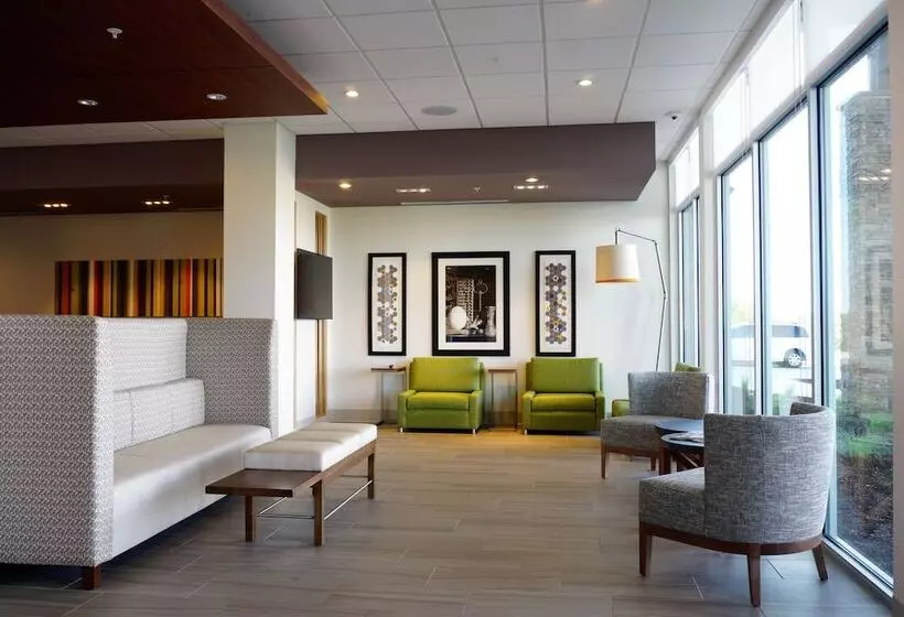 호텔 Holiday Inn Express & Suites Omaha Millard Area, An Ihg