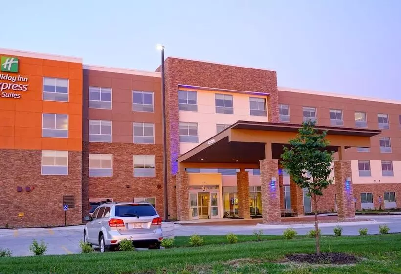 호텔 Holiday Inn Express & Suites Omaha Millard Area, An Ihg