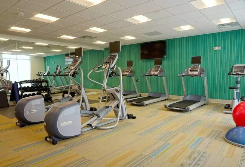 호텔 Holiday Inn Express & Suites Omaha Millard Area, An Ihg