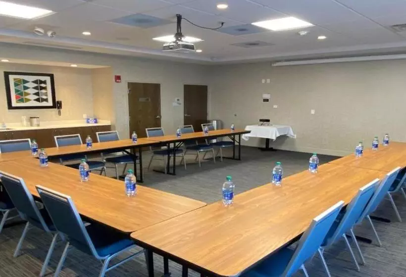 酒店 Holiday Inn Express & Suites Toledo South Perrysburg, An Ihg