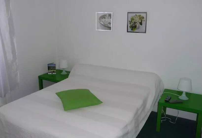 Отель Hôtel Restaurant Le Lion D Or