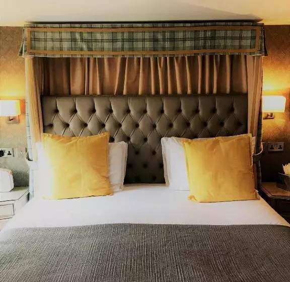 Hotel Queens Head Inn & Restaurant