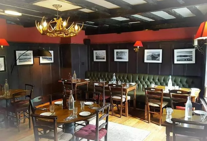 Hotel Queens Head Inn & Restaurant