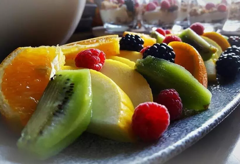 Hotel Queens Head Inn & Restaurant