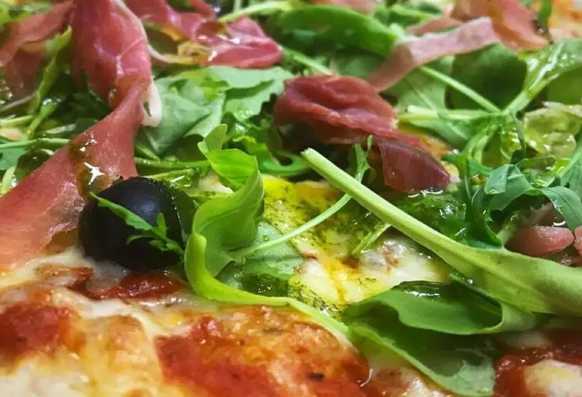 Hotel Queens Head Inn & Restaurant