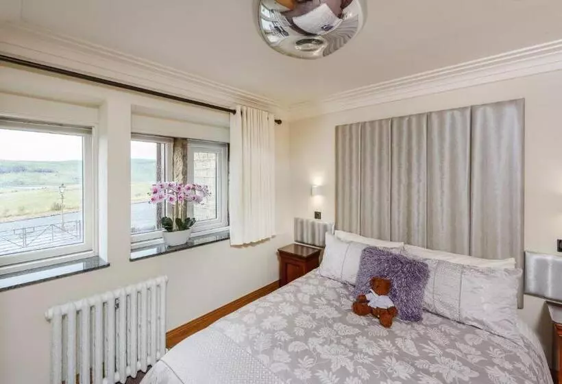 هتل The Saddleworth