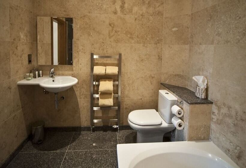 فندق The Saddleworth