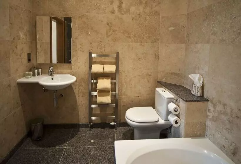 هتل The Saddleworth