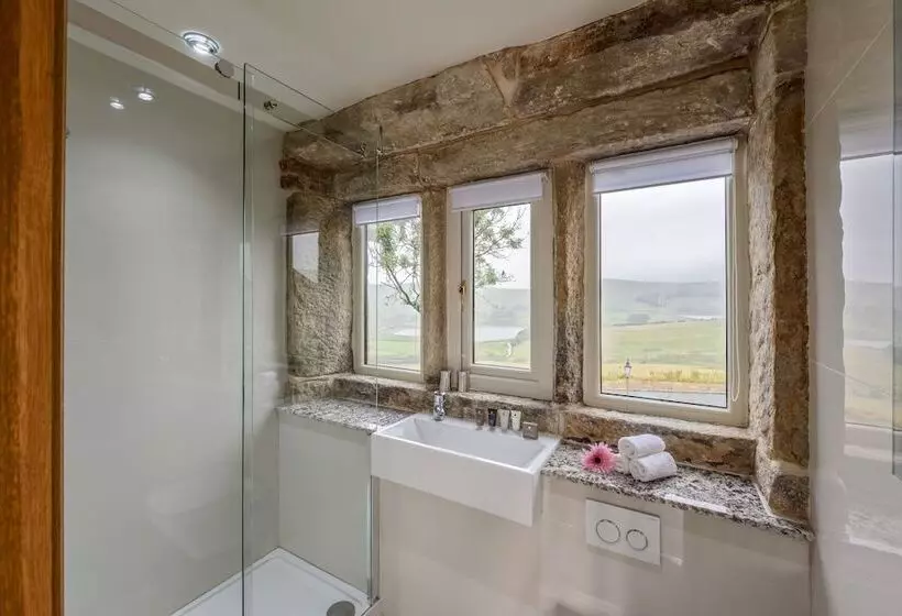 هتل The Saddleworth