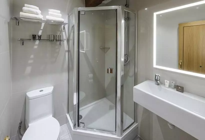 هتل The Saddleworth