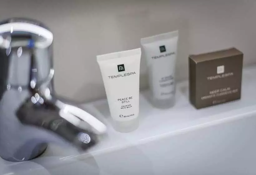 هتل The Saddleworth