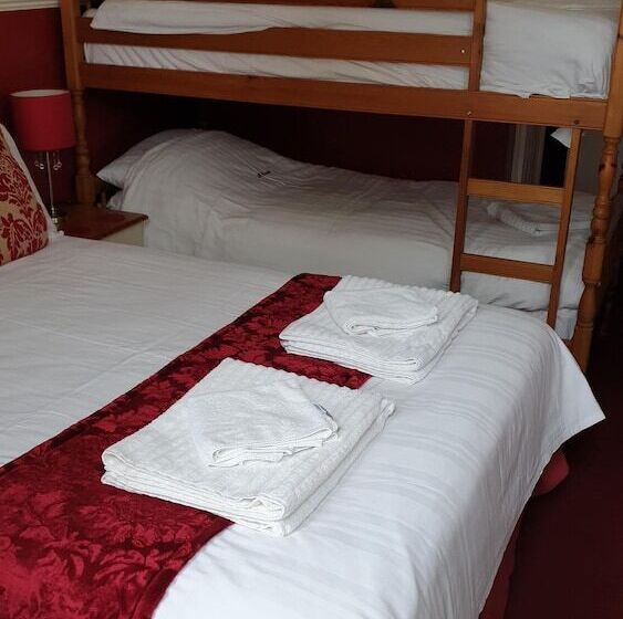 بنسيون All Seasons Guest House