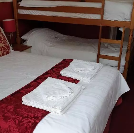 Пансион All Seasons Guest House