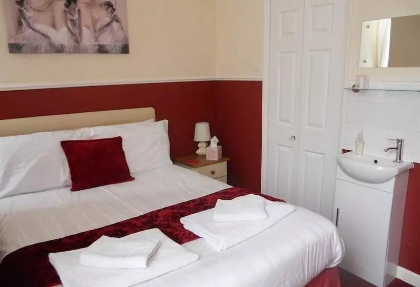 Пансион All Seasons Guest House